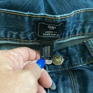 32 x 30 men’s loose fit